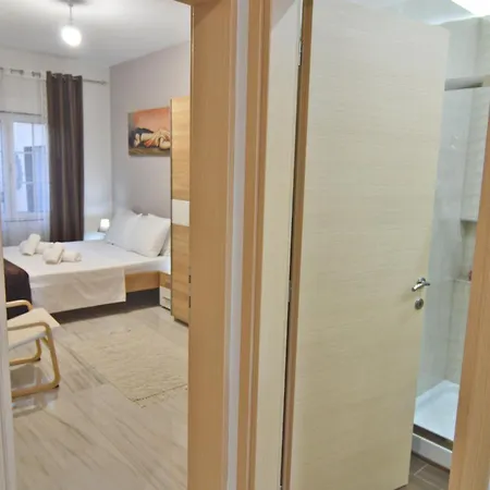 Afroditi كاستوريا