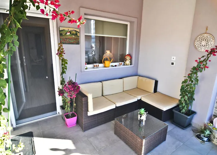 Afroditi 卡斯托里亚